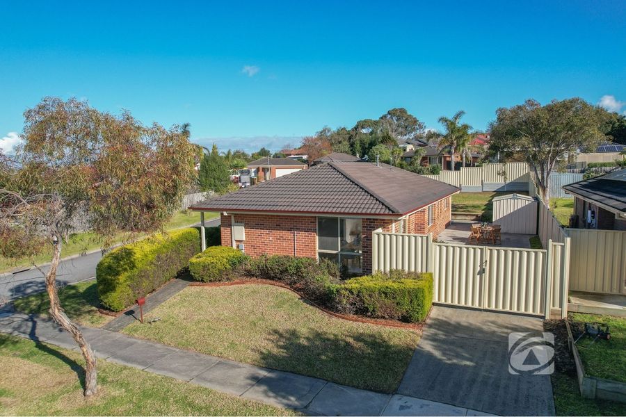 9 Ben Drive, Pakenham VIC 3810