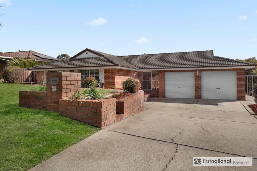 19 Opperman Way, Windradyne NSW 2795