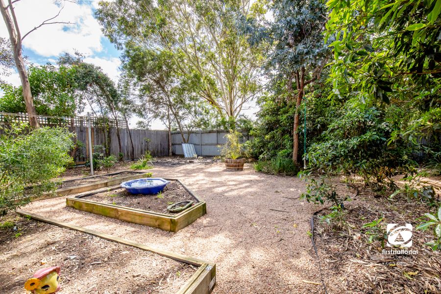 127 Bay Road, Eagle Point VIC 3878