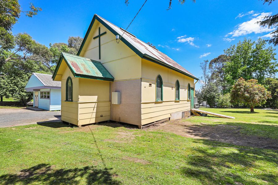 2375 Willow Grove Road, Hill End VIC 3825