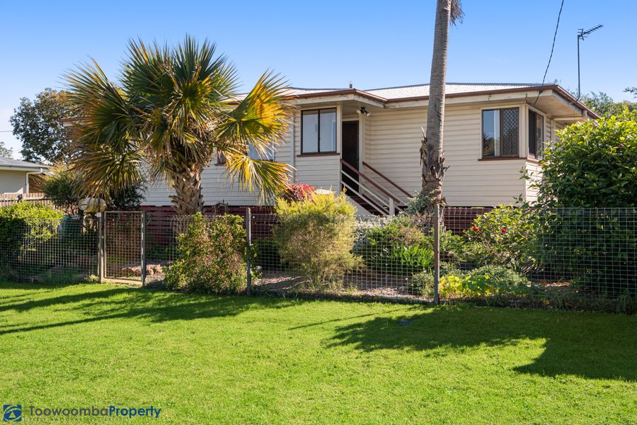 33 Walsh Street, Harlaxton QLD 4350