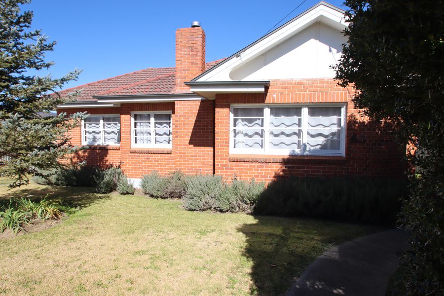 59 High Street, Tenterfield NSW 2372