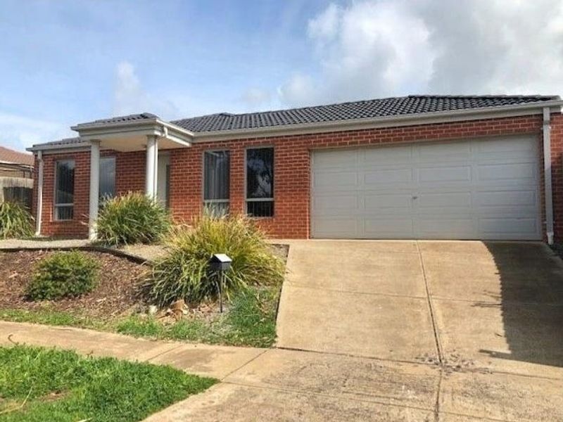 13 Lone Pine Square, Bacchus Marsh VIC 3340, Bacchus Marsh - Image 1