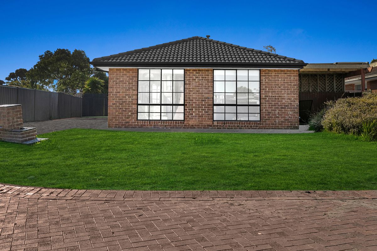 18 Dozey Court, Roxburgh Park VIC