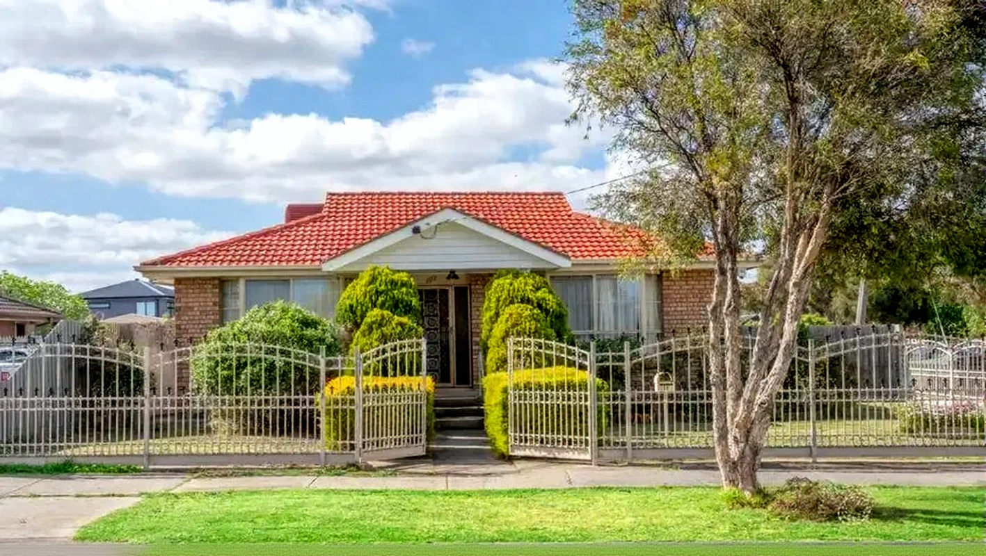 102 Rokewood Crescent, Meadow Heights VIC
