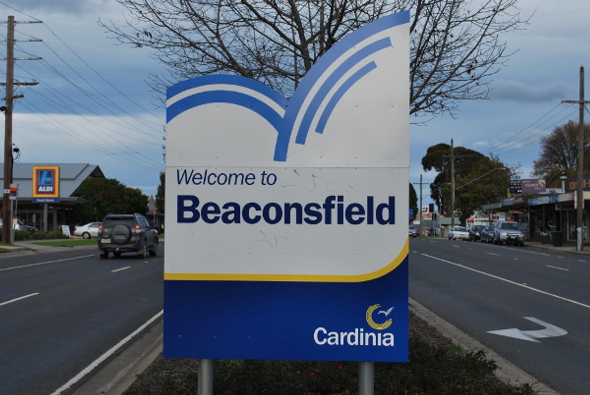 Beaconsfield VIC streetscape