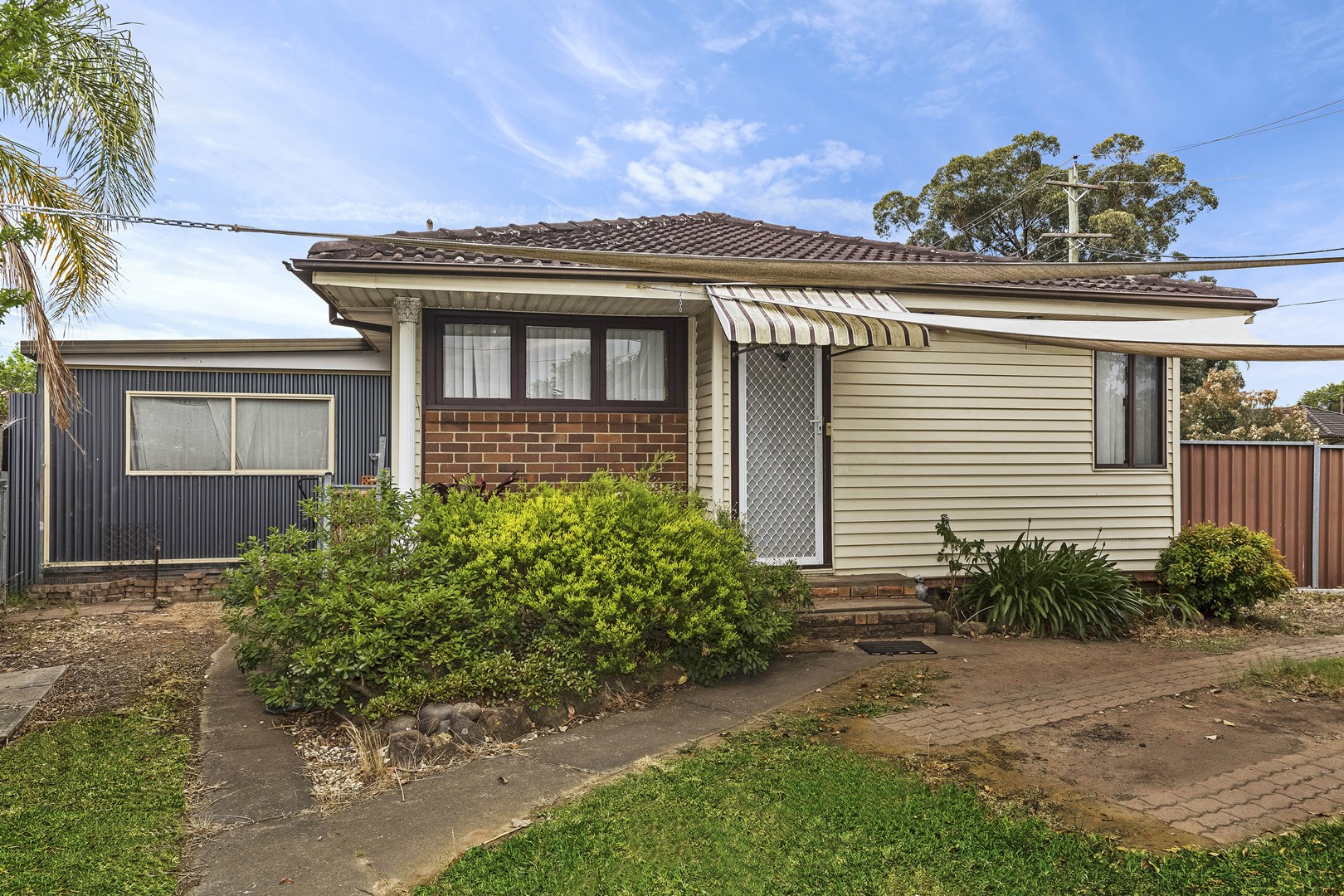 305 Hoxton Park Road, Cartwright NSW 2168, Cartwright - Thumbnail 2