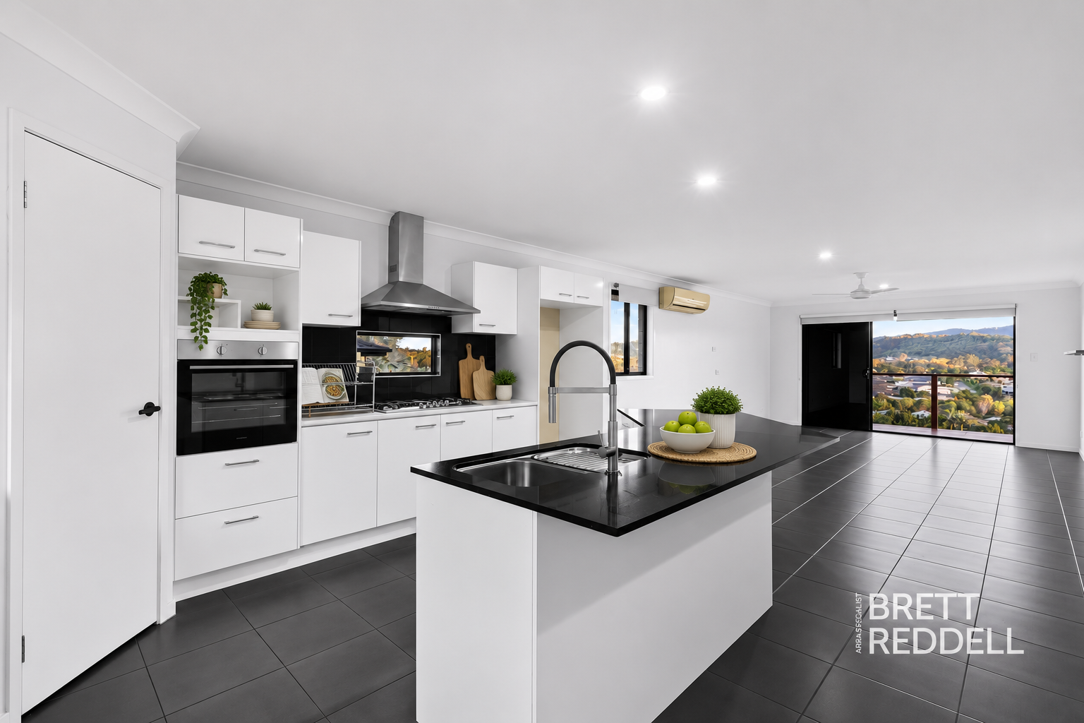 8 McGrath Court, Ormeau Hills, Ormeau Hills - Thumbnail 4