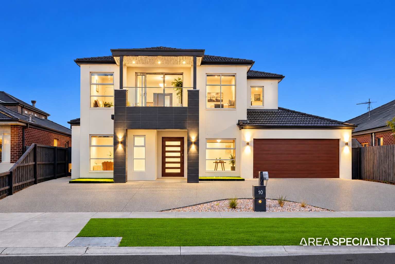 10 Snowy Drive, Lynbrook - Image 1