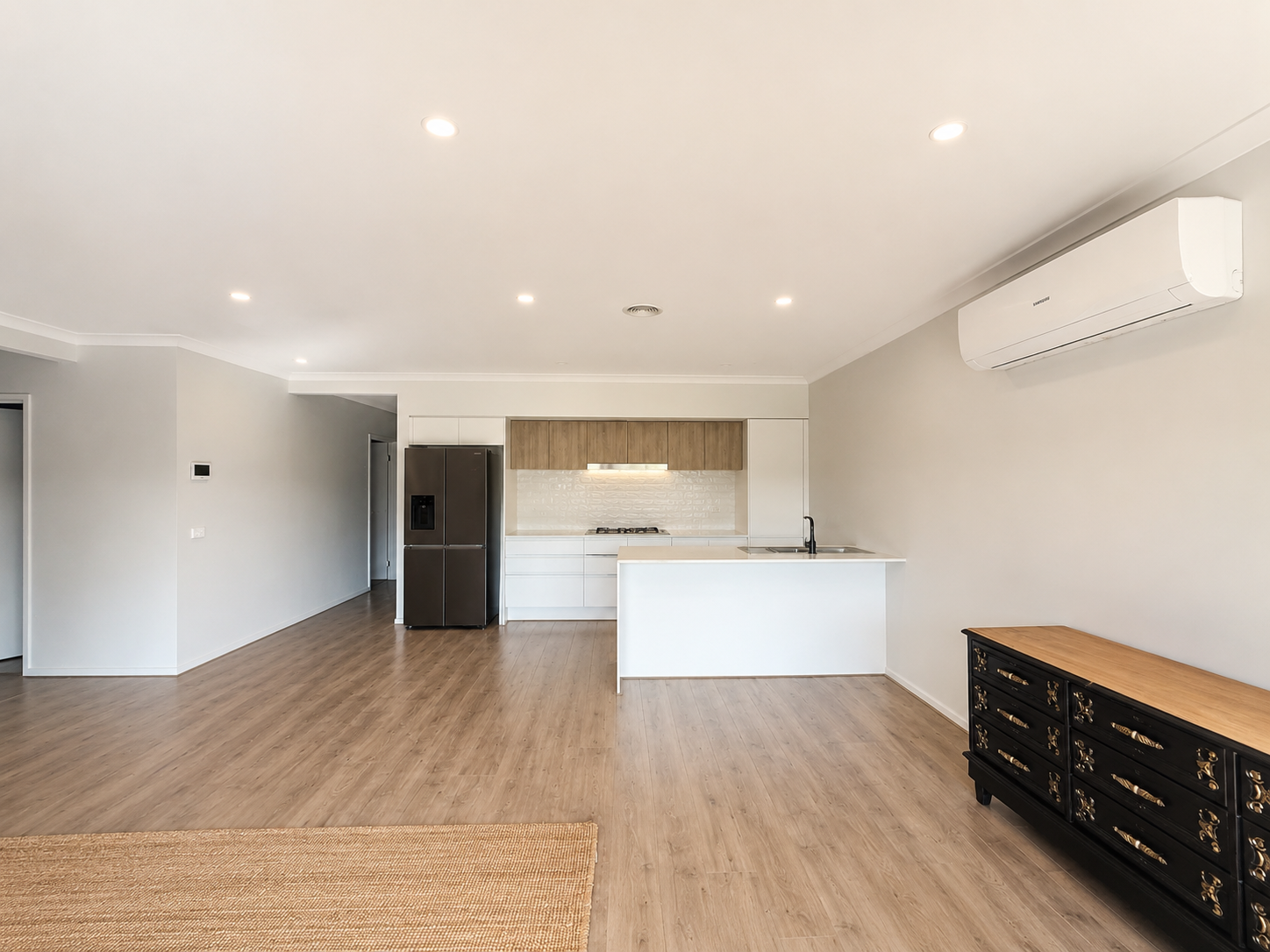 29 Tamworth Drive, Rockbank VIC 3335, Rockbank - Thumbnail 2