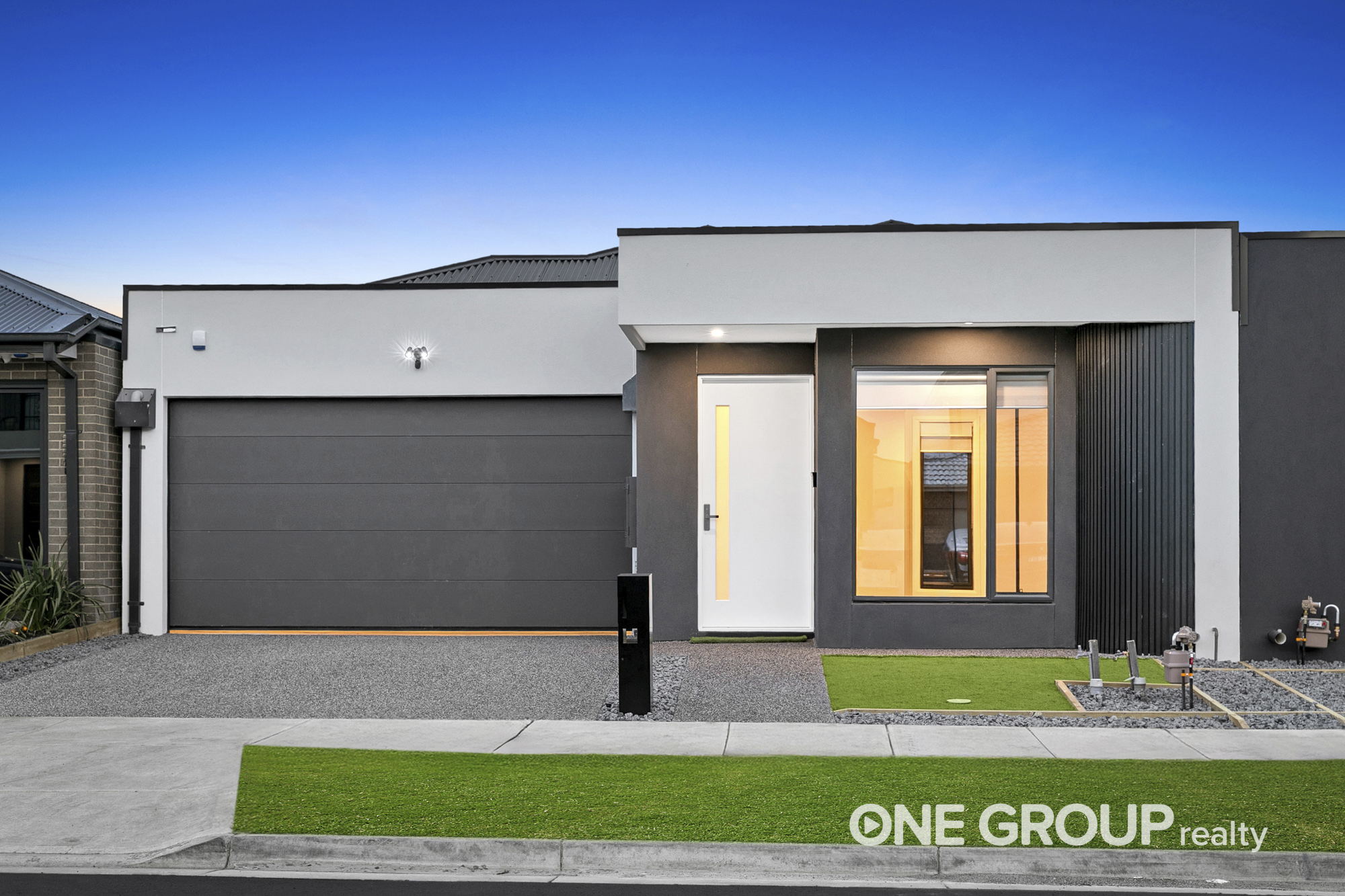 8 IRONCAP ROAD, Mickleham VIC