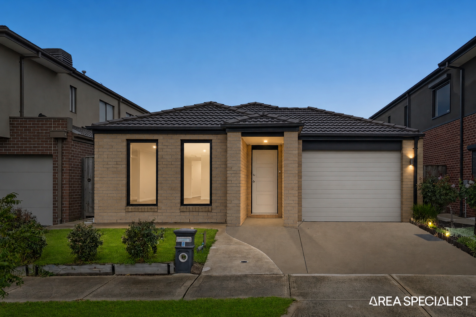 8 Dalziell Crescent, Cranbourne North, Cranbourne North - Thumbnail 3