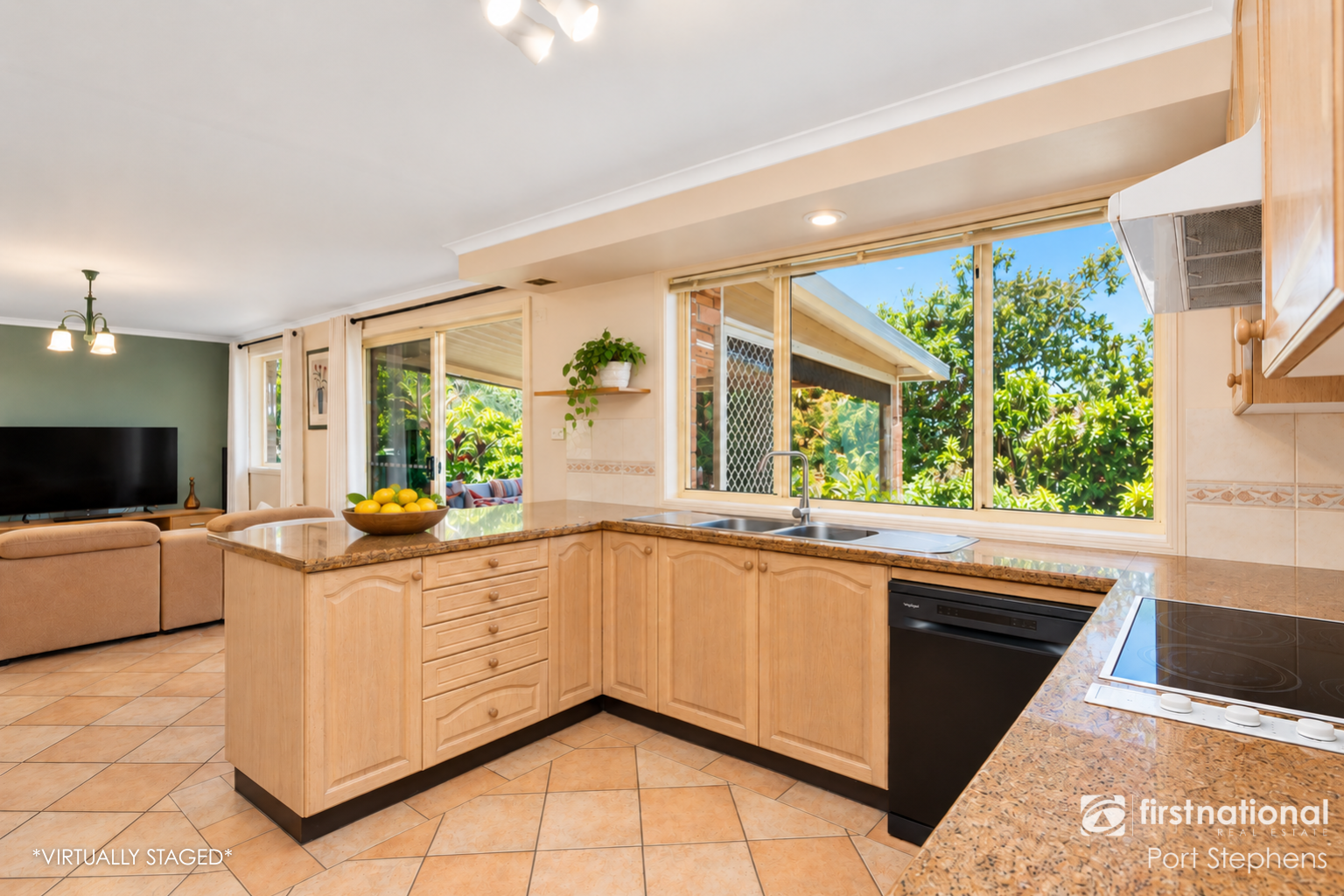 40 The Breakwater, Corlette - Image 1