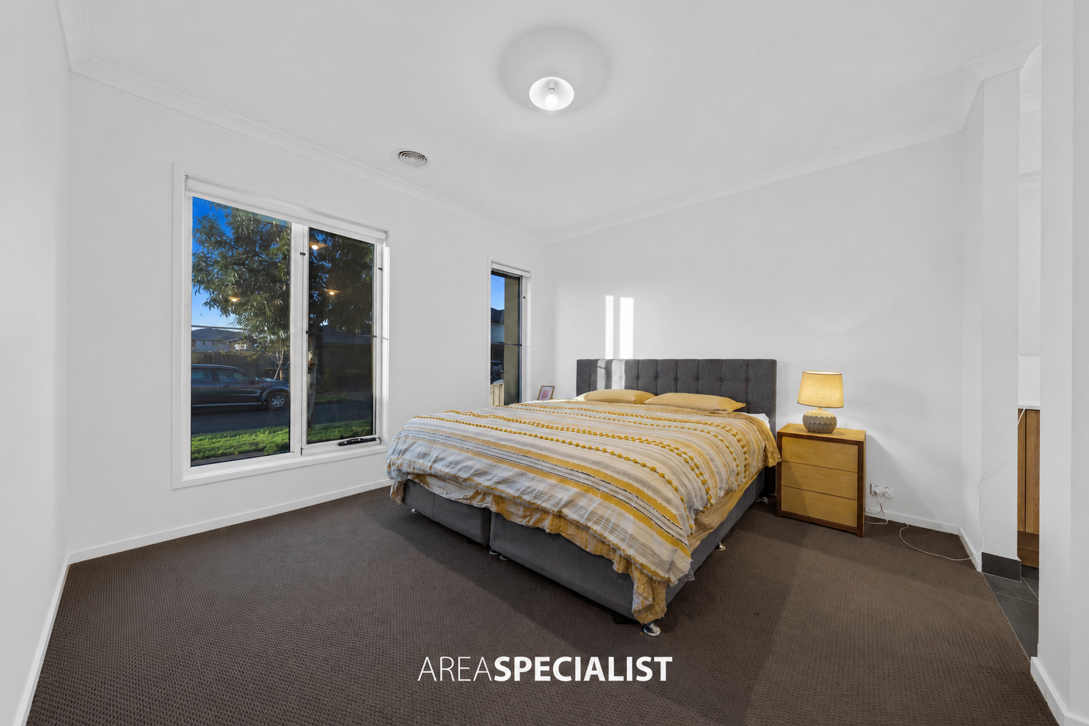 47 Ezra Street, Cranbourne East, Cranbourne East - Thumbnail 2