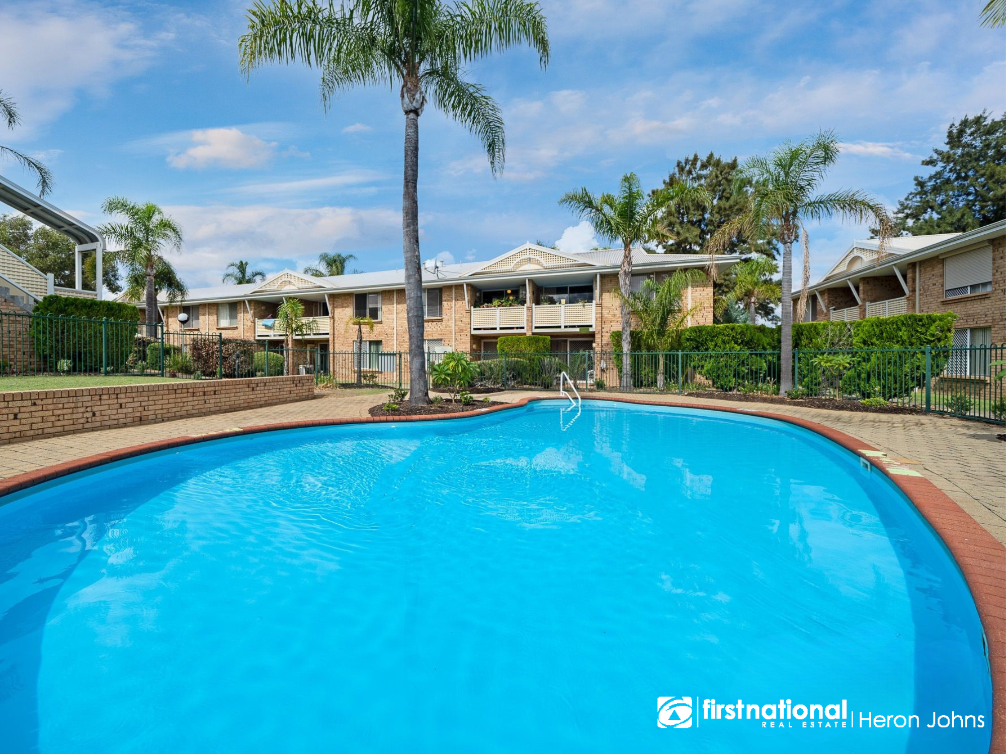 13/2 PINEWOOD AVENUE, Kardinya WA 6163, Kardinya - Thumbnail 2