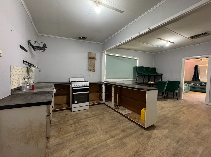 8 Oberthur Street, South Kalgoorlie WA 6430, South Kalgoorlie - Thumbnail 2
