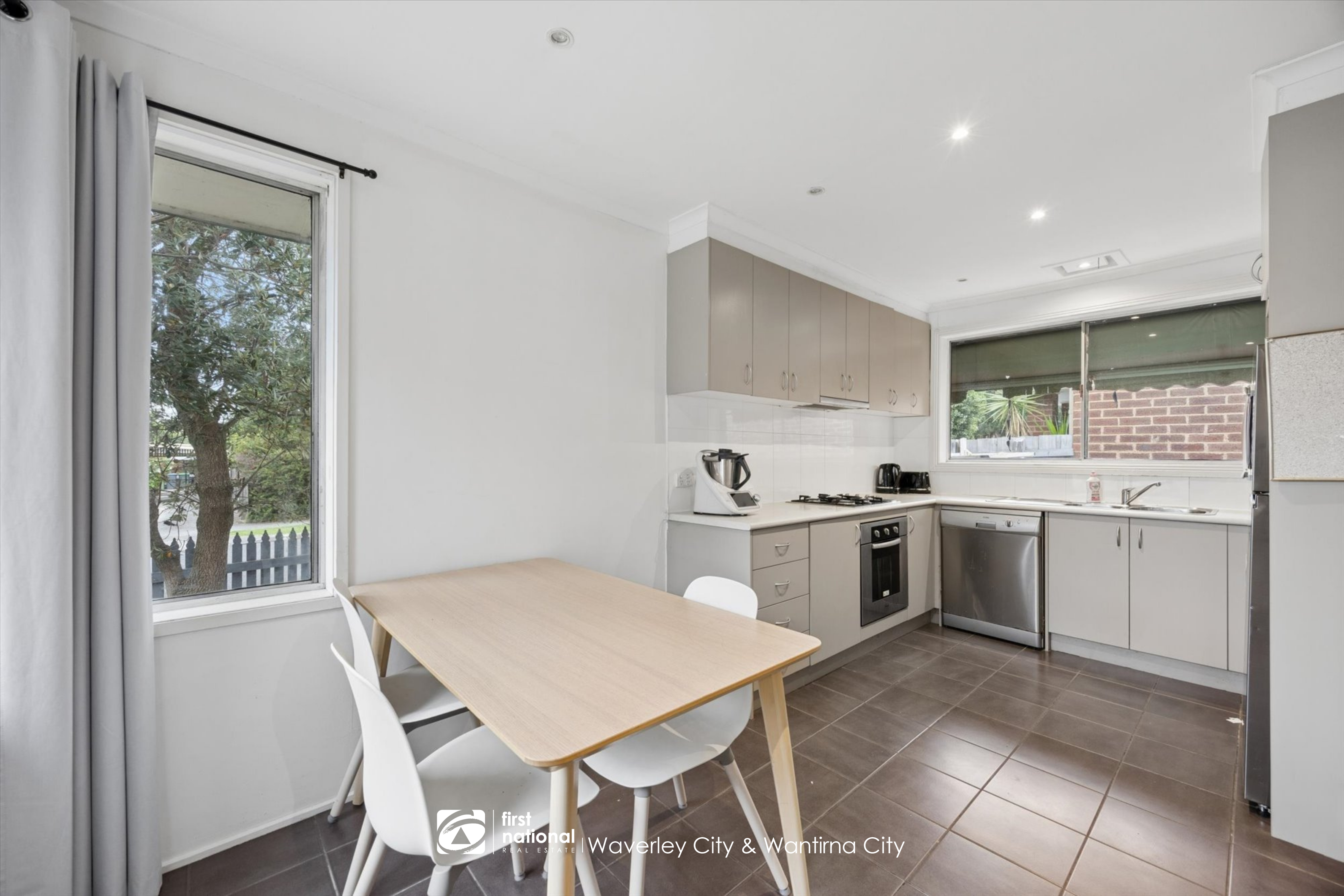 12 Della Street, Scoresby VIC 3179, Scoresby - Thumbnail 3