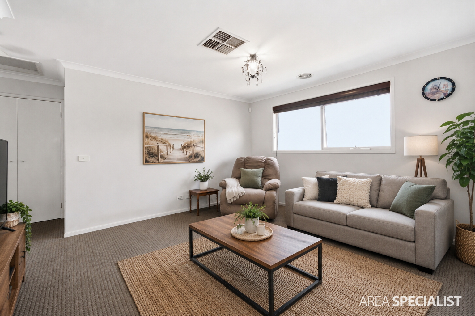 4 Hill Farm Drive, Clyde, Clyde - Thumbnail 6
