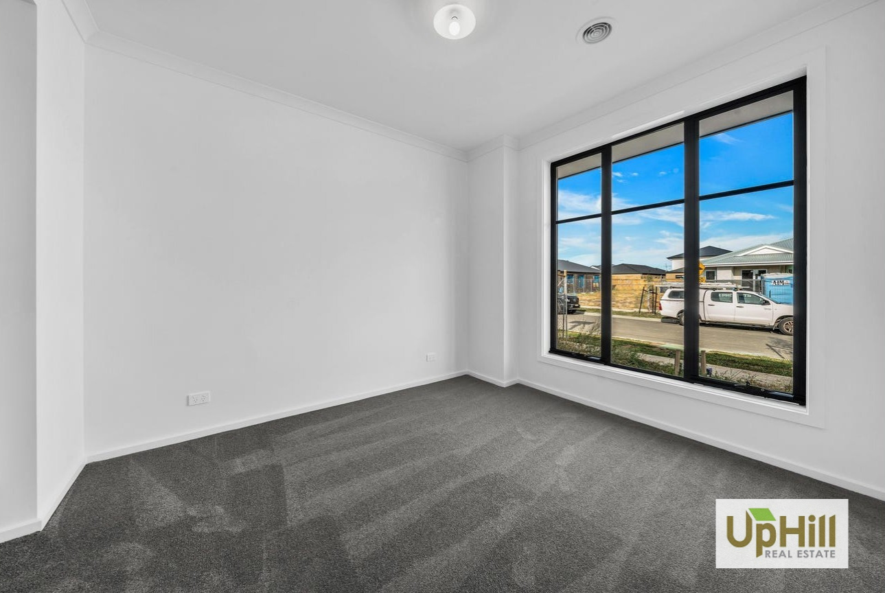 10 Saltcoats Road, Clyde North - Thumbnail 2