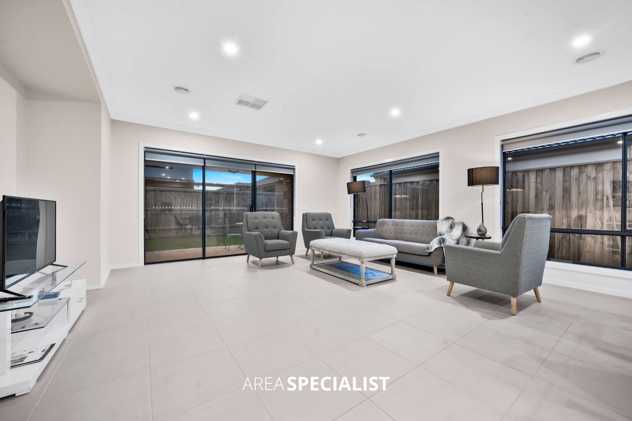 270 Saint Germain Boulevard, Clyde North, Clyde North - Thumbnail 3