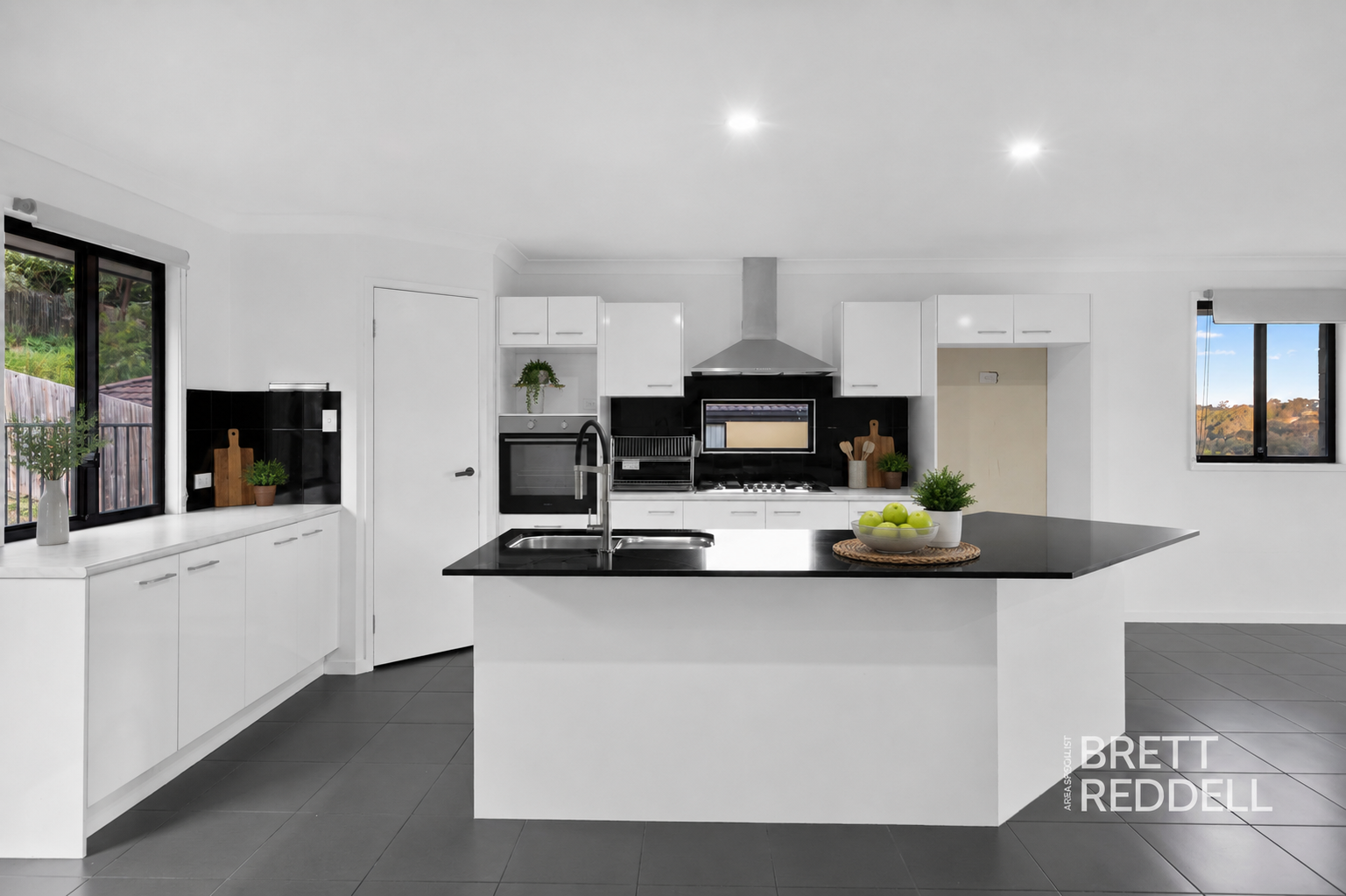 8 McGrath Court, Ormeau Hills, Ormeau Hills - Thumbnail 3